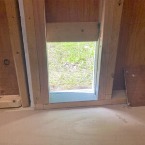 self locking chicken coop pop door